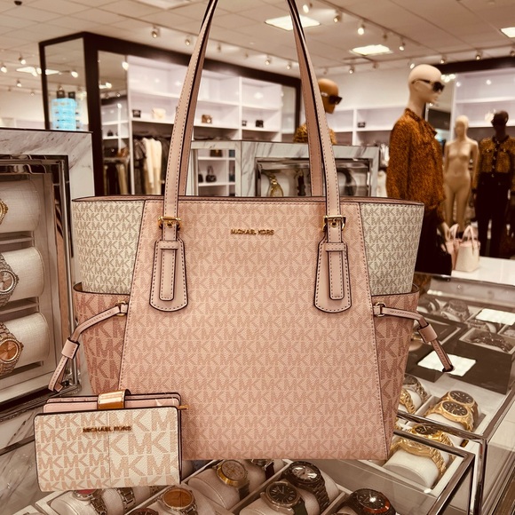 Michael Kors Handbags - Michael Kors Purse and Wallet